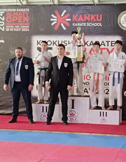 Зайцев Артур 8 " А " сынып оқушысы  2 орын алды