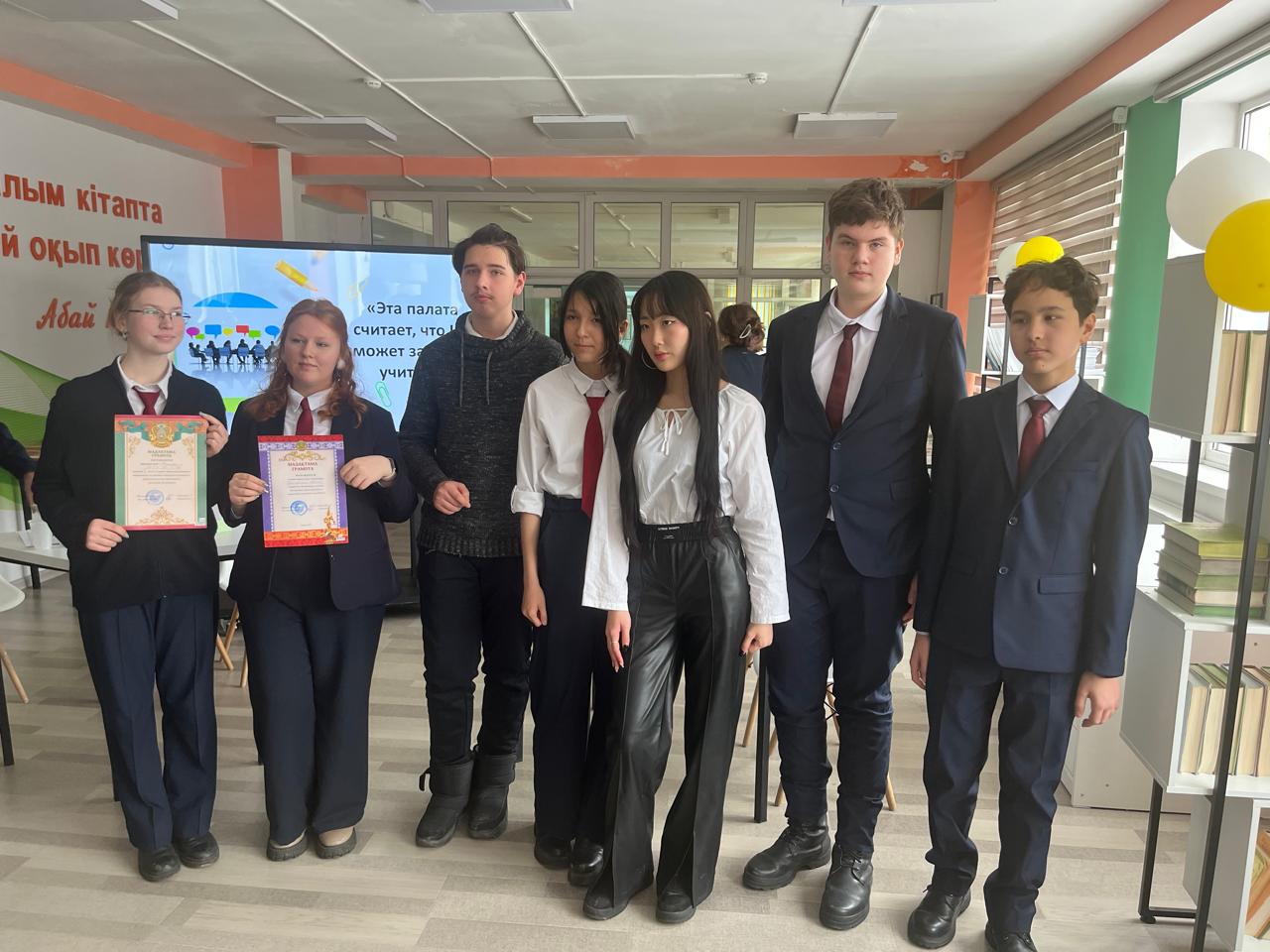 Пікірсайыс турнирі/Дебатный турнир