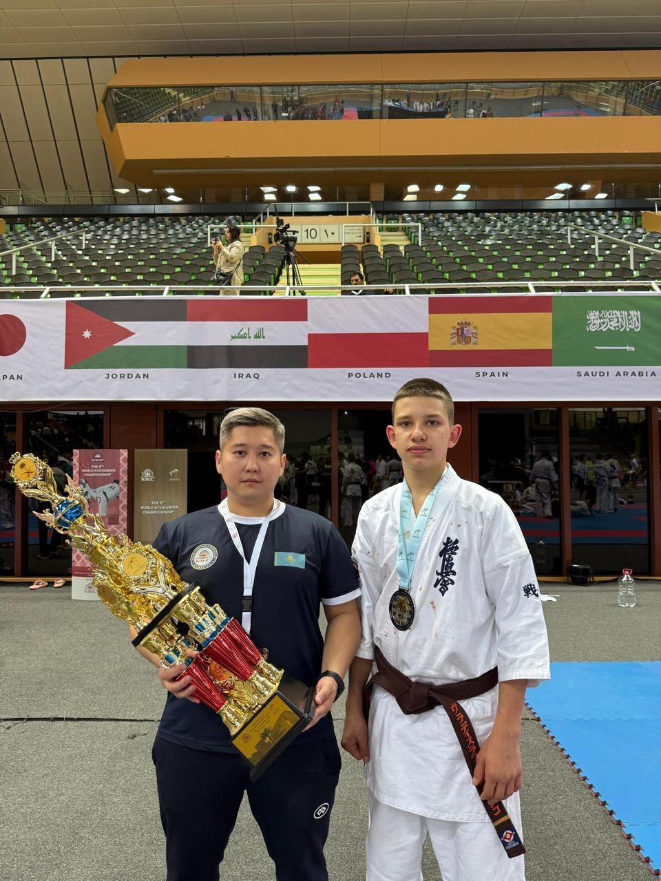 Күміс жүлдемен құттықтаймыз!