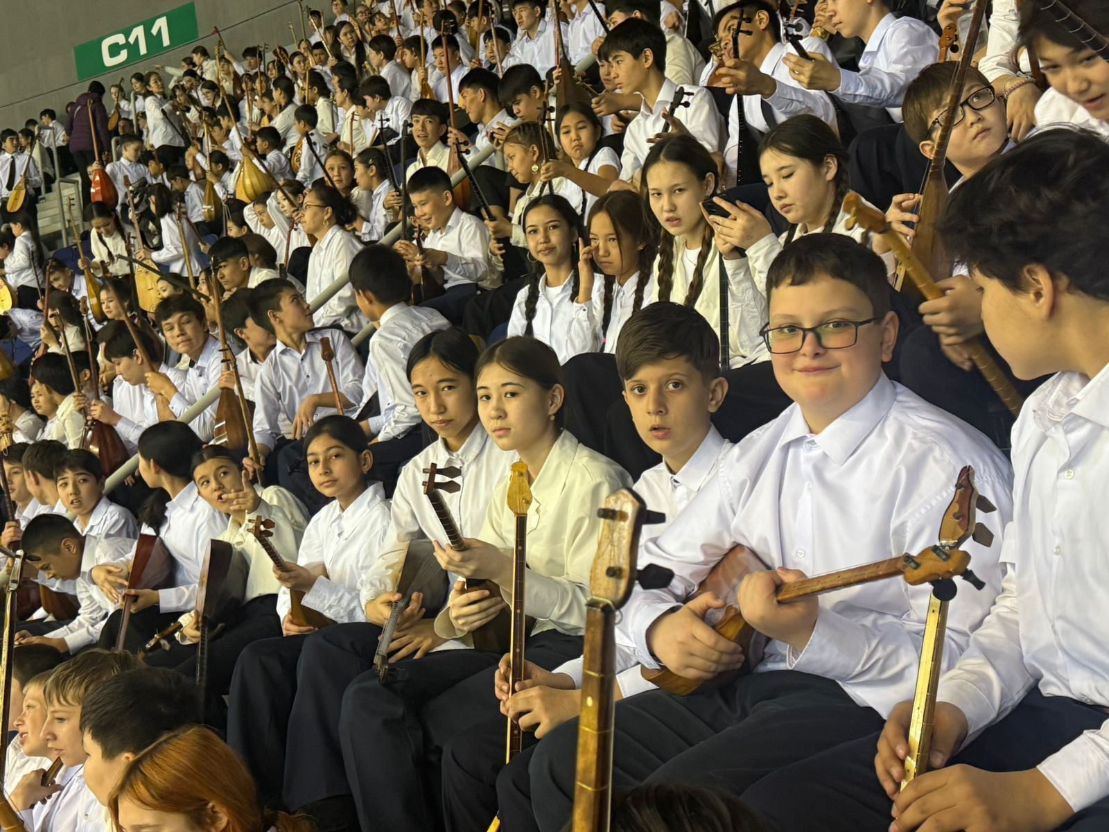 11 500 детей — один рекорд, одна домбыра